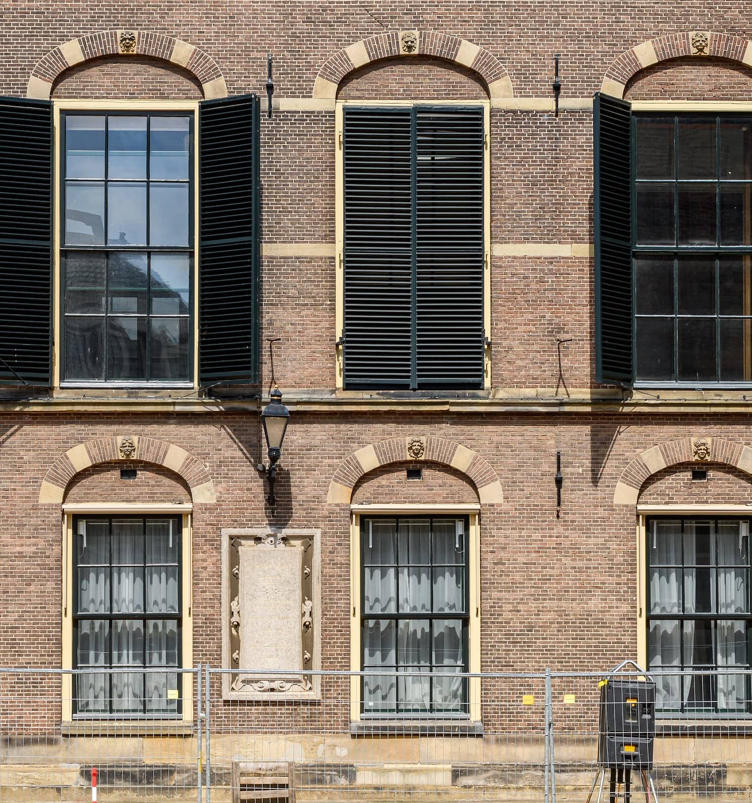 Foto gevel Eerste Kamer met plaats nieuwe publieksentree
