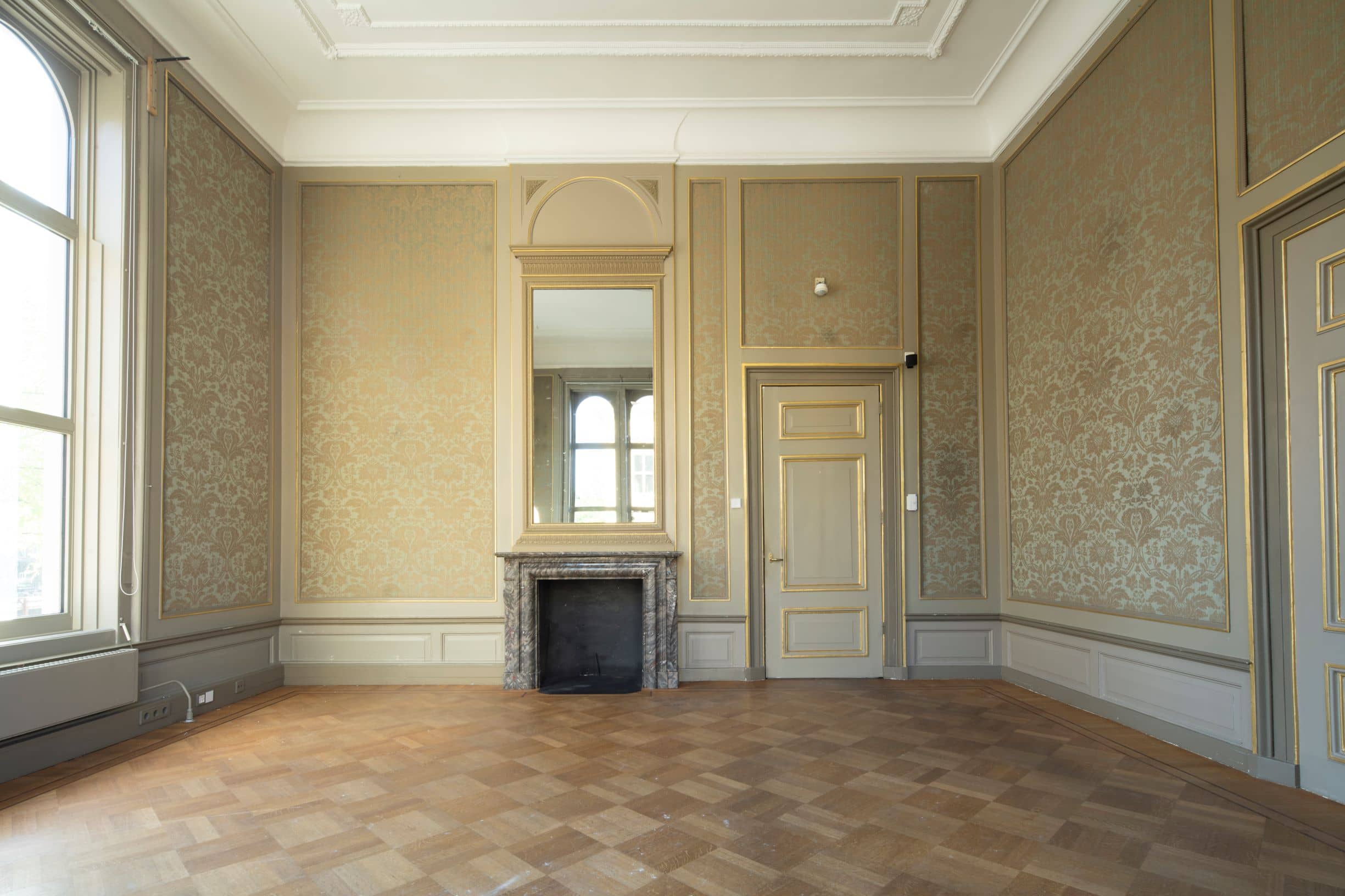 Stijlkamer met parketvloer