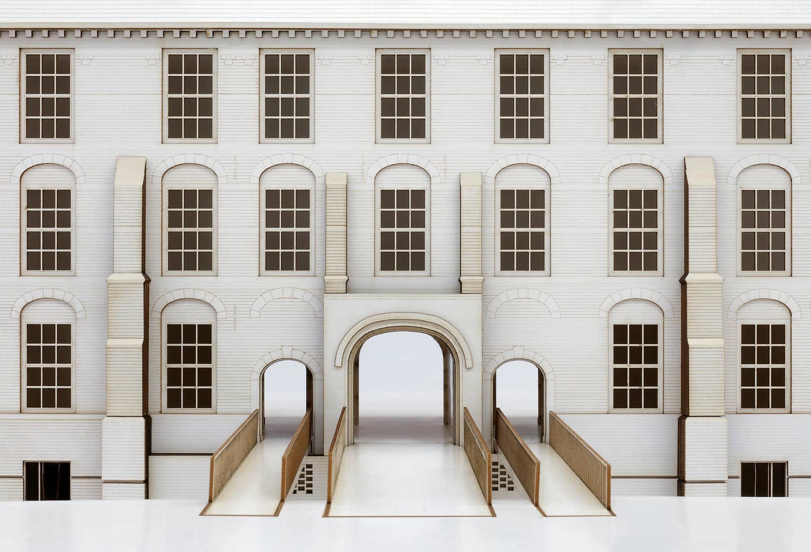 Maquette gevel Buitenhof van voren gezien met Stadhouderspoort en drie bruggen