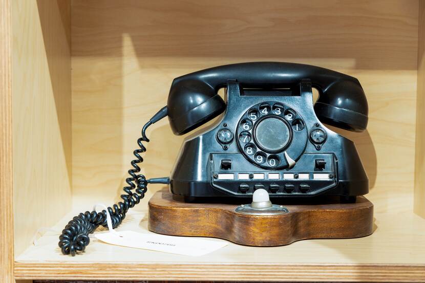 Oude telefoon in het Informatiecentrum Binnenhof Renovatie