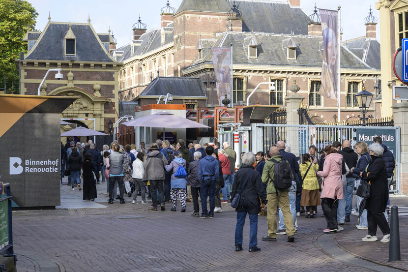 Open Monumentendag Binnenhof 2025: bezoekers bij de entree