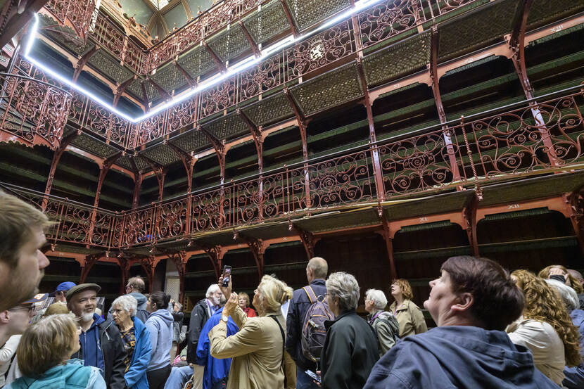 Open Monumentendag 2025: drukte in de Handelingenkamer