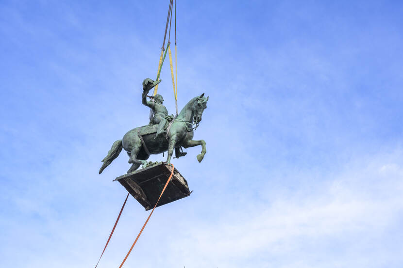 Willem II hangt in de lucht boven het Buitenhof