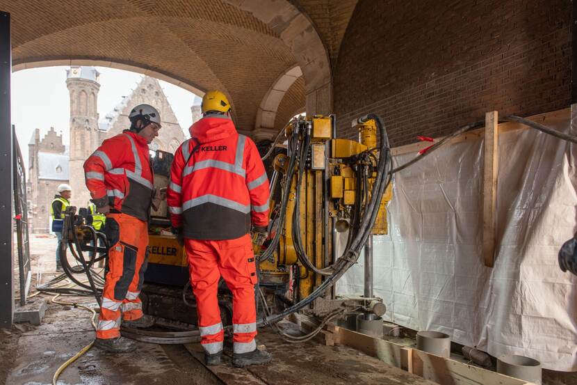 De werkzaamheden bij de Stadhouderspoort