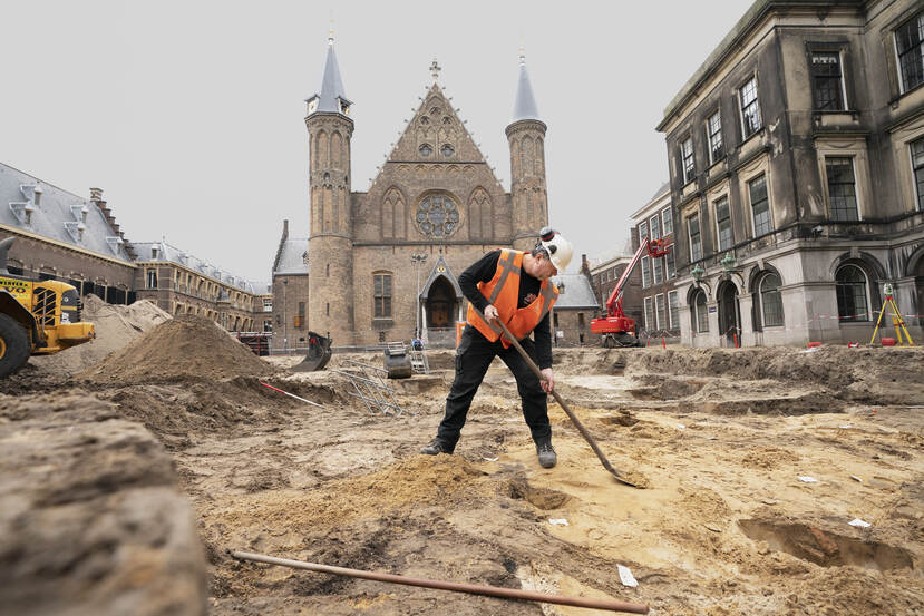 Afbeelding: Andjelko Pavlovic - opgavingen op het Binnenhof