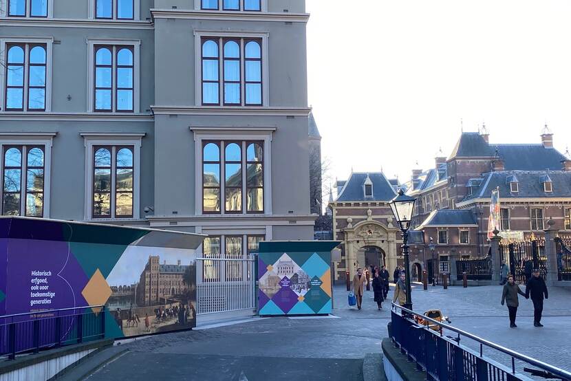 Bouwschutting bij het Binnenhof en het Mauritshuis