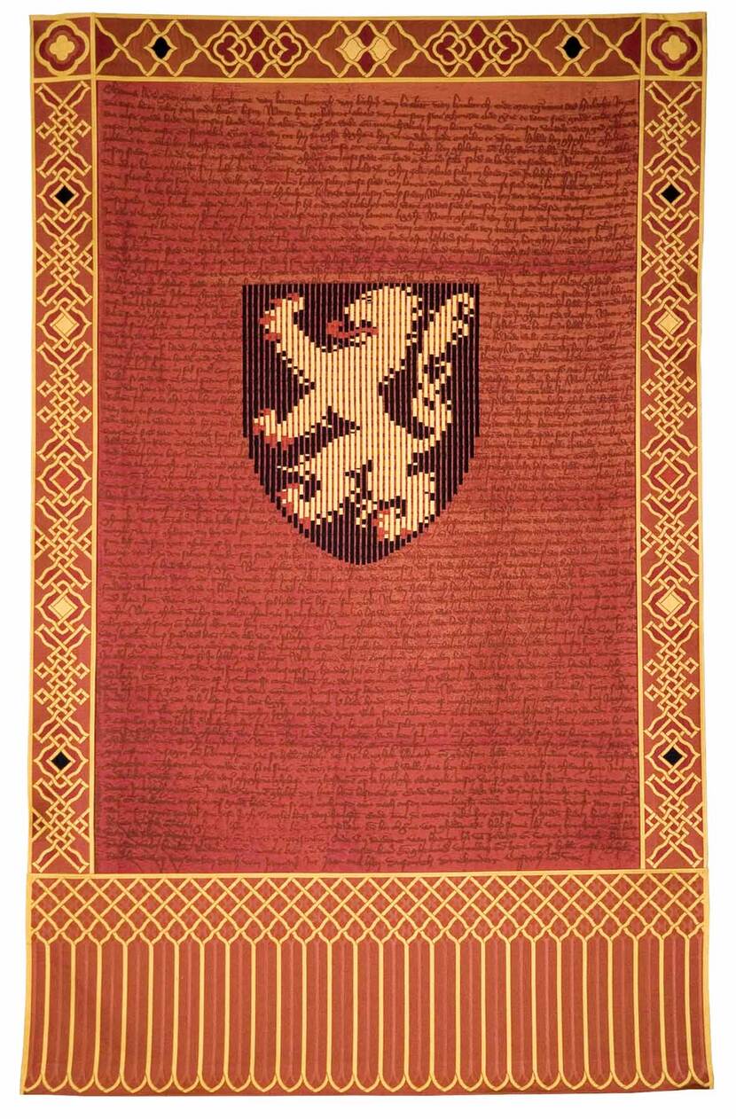 Wandkleed met het wapen van Noord-Brabant (een gouden leeuw met rode klauwen en tong op een zwart veld) en tekst “De Blijde Inkomst (1356)”